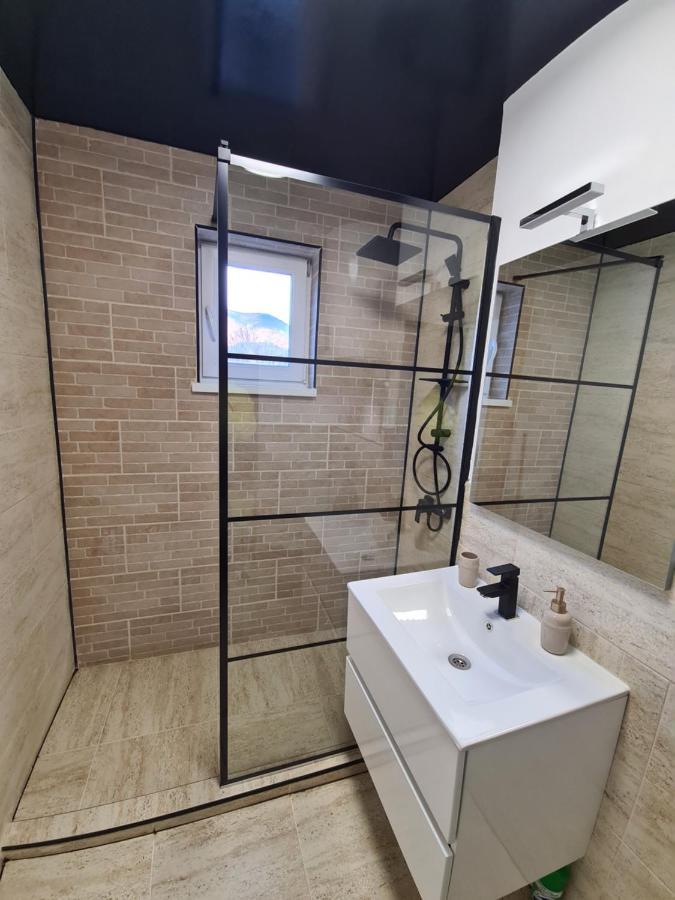 Diamonds House 2 Apartment Lupeni  Екстериор снимка